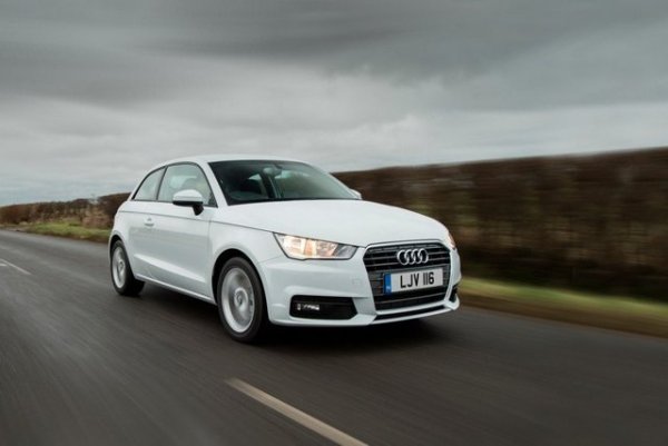 При най-малкият модел на Audi 15% от собствениците казват, че проблемните области са акумулатора, каросерията, горивната система, скоростната кутия/съединителя, електричеството без двигател и окачването. По-голямата част от дефектите обаче са незначителни, всички автомобили са годни за управление и сега, а почти 75% от повредите са отстранени за по-малко от седмица. Рейтинг на надеждност: 90,1%.